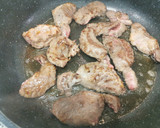 Foto del paso 2 de la receta: Galtes de porc desossades amb préssecs i salsa de Porto i Vermut