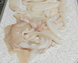 Foto del paso 2 de la receta: Calamares con aceitunas negras