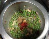 A picture of step 3 of Green peas pulao in pressure cooker.