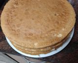Foto del paso 7 de la receta Tarta con crema pastelera, fresas y nata recubierta de natillas