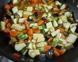 Foto del paso 4 de la receta: Wok de verduras y tirabuzón ❤️