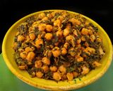 A picture of step 13 of Chickpeas with Spinach (a traditional Andalusian tapa).