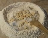 Foto del paso 3 de la receta: Cocinando unas empanadas carne cortada a cuchillo junto a mi señora