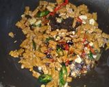 Foto langkah ke 5 dari resep Orek Tempe Daun Jeruk Goreng Kering.