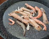 Foto del paso 2 de la receta: ✅🗣📢 Fideuá con Gambas y Galeras 🍤