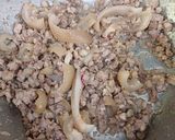 Hình bước làm 2 của món Thịt nạc vai heo rim mắm, hành