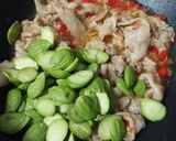 รูปขั้นตอนการทำที่ 4 ของ สะตอผัดหมูสามชั้นสไลด์