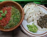 Foto del paso 8 de la receta: Tacos de harina con milanesa sazonada y salsas roja y verde