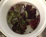 Une image de l'étape 5 de Salade de romaine aux betteraves rouges, tomates, frisée rouge et feta.