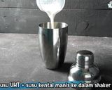Foto langkah ke 2 dari resep Es Susu Regal Madu.
