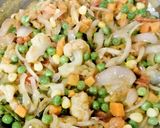 A picture of step 3 of Mix Veggies Korma.
