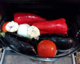 Foto del paso 2 de la receta: Ensalada de pimientos, berenjenas y tomates confitados al horno