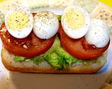 Foto del paso 3 de la receta Bocata mini de aguacate y huevos de codorniz