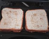 ગાર્લિક બ્રેડ સ્ટીક(garlic bread recipe in Gujarati) રેસીપી સ્ટેપ3ફોટો