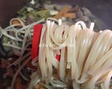 Foto del paso 4 de la receta: Tallarines con carne y verduras