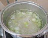 Foto langkah ke 5 dari resep Sayur Bening Bayam Oyong.