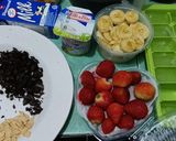 Foto langkah ke 2 dari resep Strawberry banana smoothie bowl.