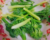 Hình bước làm 1 của món Cải bông xào lạp xưởng