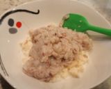 Foto del paso 2 de la receta: Pastelitos de chipirones y gambas en salsa con patatas