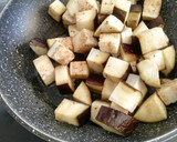 Foto del paso 4 de la receta: Alubias mungo con berenjena