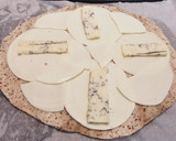 Foto del paso 2 de la receta: Pizza 4 Quesos blanca
