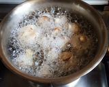Foto langkah ke 2 dari resep Sapo Tahu Jamur Daun Kelor.