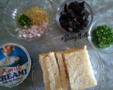 A picture of step 1 of Juicy Grapes Toast.
