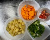 Foto langkah ke 5 dari resep Sop Tulang Iga Sapi.
