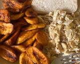 A picture of step 3 of Fried plantains, scrambled eggs & bread 🍞.