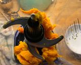 A picture of step 1 of Pumpkin pasta sauce.