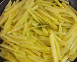 Foto del paso 12 de la receta: Ternera en salsa de manzana con patatas finas