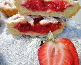Foto del passaggio 5 della ricetta Crostatine di frolla all'olio con crema alle fragole homemade
