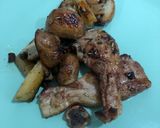 Foto del paso 5 de la receta: Costillas de cordero con manzana y champiñones portobello, sobre ajo con hierbas provenzales ja, ja