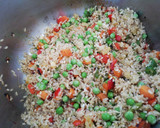 Foto del paso 2 de la receta: Arroz integral con guisantes