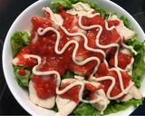 Hình bước làm 4 của món Salad gà sốt dâu tây