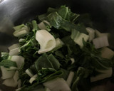Foto del paso 4 de la receta: Potaje vegetariano de garbanzos, con acelgas y huevos de codorniz