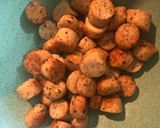 Foto del paso 3 de la receta: Chanterelles, espárragos verdes y butifarras guisadas a la catalana