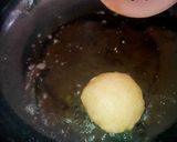 A picture of step 3 of Pani Puri.