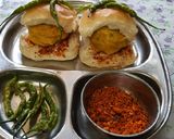 A picture of step 7 of Mumbai famous street side vada pav.
