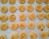 Foto langkah ke 4 dari resep Kukis Ebi Ekonomis.