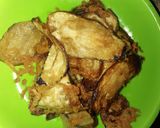 Foto langkah ke 4 dari resep Nasgor simple & Kerupuk terong.