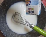 Foto langkah ke 3 dari resep Unicorn Pudding Cake with Vla Strawberry.