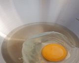 Foto langkah ke 1 dari resep Telur Ceplok Kuah Acar Kuning.