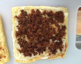Foto langkah ke 3 dari resep Simple Beef Floss Roll Bun.
