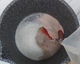 Foto langkah ke 1 dari resep Puding lumut Strawberry.