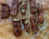 รูปขั้นตอนการทำที่ 2 ของ หมูแดดเดียววันนี้ สำหรับพรุ่งนี้🌶️🫚🧄
