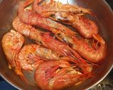 Foto del paso 2 de la receta: Cazuela de lubina y gambón con brócoli