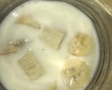 A picture of step 2 of Banana Shake.