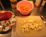 Foto del paso 1 de la receta: Bifes a la criolla y ensalarda Chelforoense