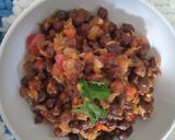 A picture of step 4 of Kala chana masala.